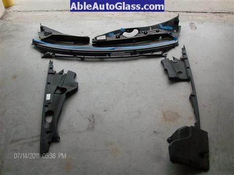 Acura RL 2005-2008 Windshield Replaced - cowl and engine decorative covers