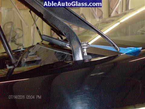 Acura RL 2005-2008 Windshield Replaced - removing screw