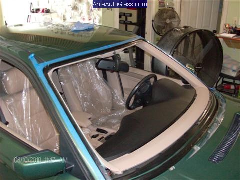 BMW-323i-1999-Windshield-Replace-Full-View-of-Primed-Pincweld