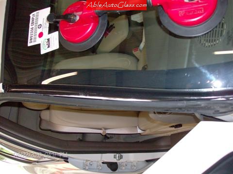 Buick Rainier 2005-2007 Windshield Replacement Nice and Clean