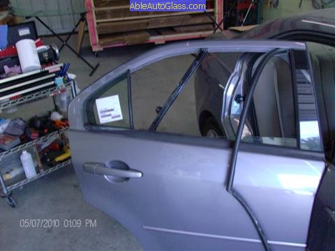 Ford Fusion 2006-2011 Vent Glass Replacement - Vent Installed