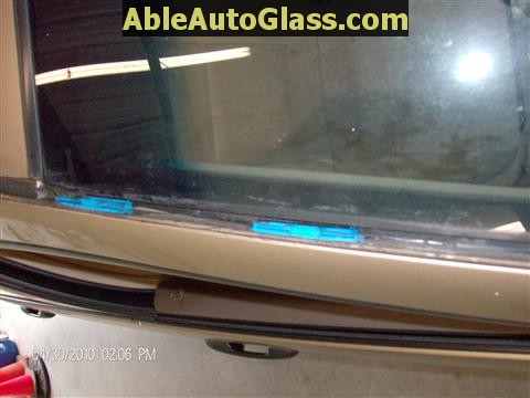 Honda Accord 2003-2007 Windshield Replace - Blue Plastic Retainer Clips for Drip Rail Molding