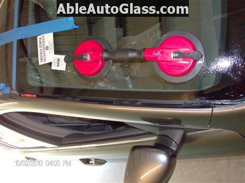 Honda Accord 2010 Front Windshield Replacement - Clean Bead