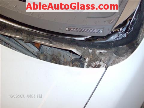 Honda Accord Coupe 2002 Windshield Replacement - Dirty Pinchweld