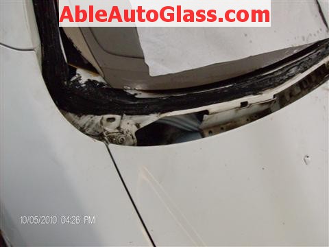 Honda Accord Coupe 2002 Windshield Replacement - Pinchweld Clean