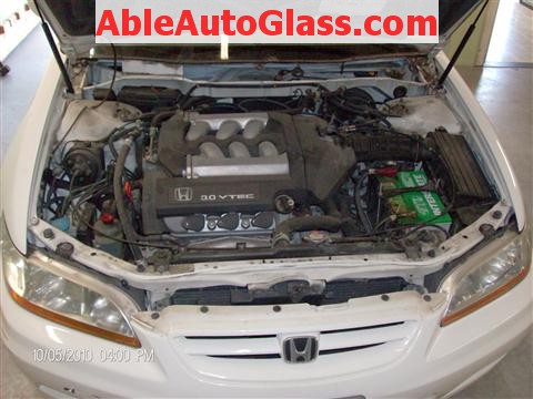 Honda Accord Coupe 2002 Windshield Replacement - Remove Cowl and Windshield Wipers