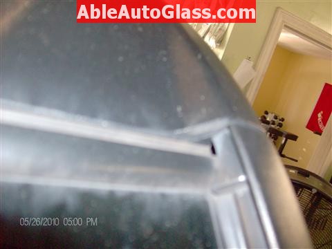 Honda Element 2010 Windshield Replace - Gap at Top Left