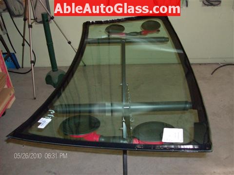Honda Element 2010 Windshield Replace - Urethane Applied to Windshield