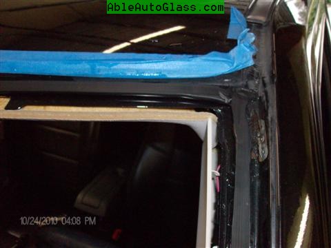 Jeep Patriot 2007-2011 Windshield - Replacement - Close-up View (Custom)
