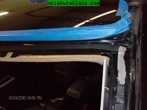 Jeep Patriot 2007-2011 Windshield - Replacement - Normal on Jeeps for Urethane to Peel off in some places