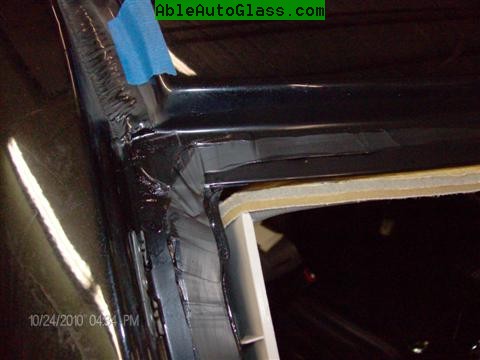 Jeep Patriot 2007-2011 Windshield - Replacement - View After Priming to Prevent Rust