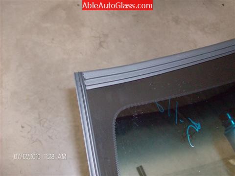 Lexus ES350 2007-2011 Windshield Replacement - Close-up of Molding Installed