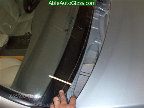 Lexus IS250 2010 Windshield Replacement - dirt mark from cowl